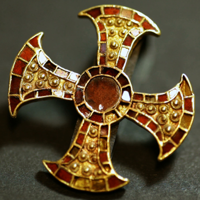 Anglo-Saxon teen buried in bed with gold cross 's image