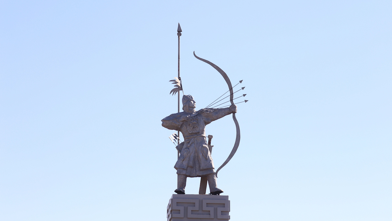Stepan Botiev, A Sculpture: Khongr's image